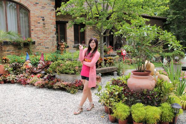 文心園・花園咖啡：【南投景點】文心園花園咖啡~巴洛克式的歐風設計，浪漫的異國風情，復古唯美水池，免費無料的拍照景點