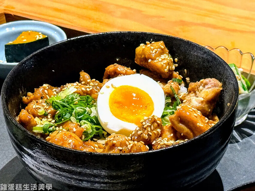 【台中食記】小野食堂 - 精明一街附近的老宅餐廳,擺盤配菜都