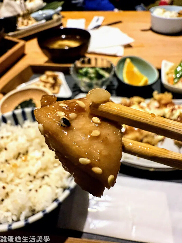 【台中食記】小野食堂 - 精明一街附近的老宅餐廳,擺盤配菜都