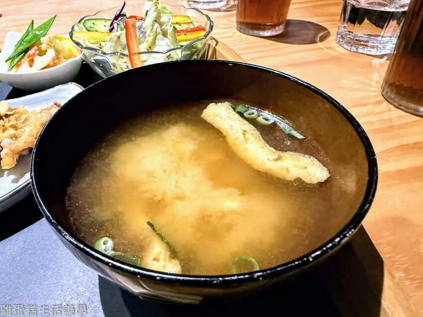 【台中食記】小野食堂 - 精明一街附近的老宅餐廳,擺盤配菜都