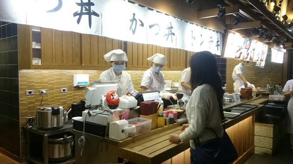 豚一屋(高雄左營店):高雄新光三越高鐵店~豚一屋