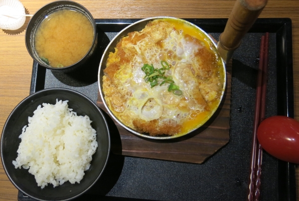 豚一屋(高雄左營店):高雄新光三越高鐵店~豚一屋