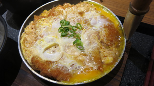 豚一屋(高雄左營店):高雄新光三越高鐵店~豚一屋