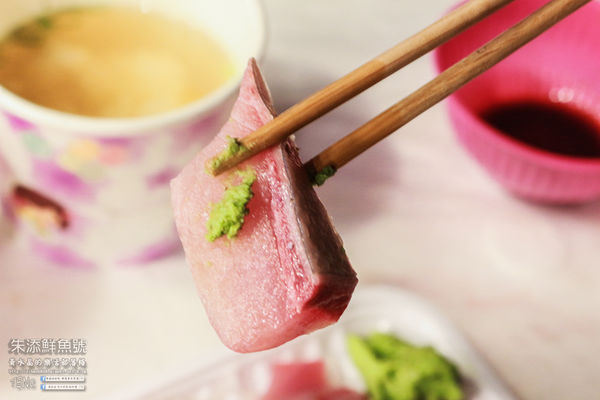 朱添鮮魚號【基隆美食】|基隆市仁愛區崁仔頂漁市生魚片專賣店：仁愛市場30年生魚片老店，愛玩客詹姆士推薦的深夜食堂。