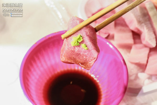 朱添鮮魚號【基隆美食】|基隆市仁愛區崁仔頂漁市生魚片專賣店：仁愛市場30年生魚片老店，愛玩客詹姆士推薦的深夜食堂。