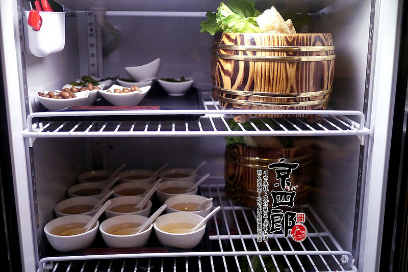 【宜蘭】京四郎炭火鴛鴦紫銅鍋 ~ 台日混血懷勁風格吸睛 超正點四川麻辣、東北酸菜鍋 吃得暖心又暖胃超滿足