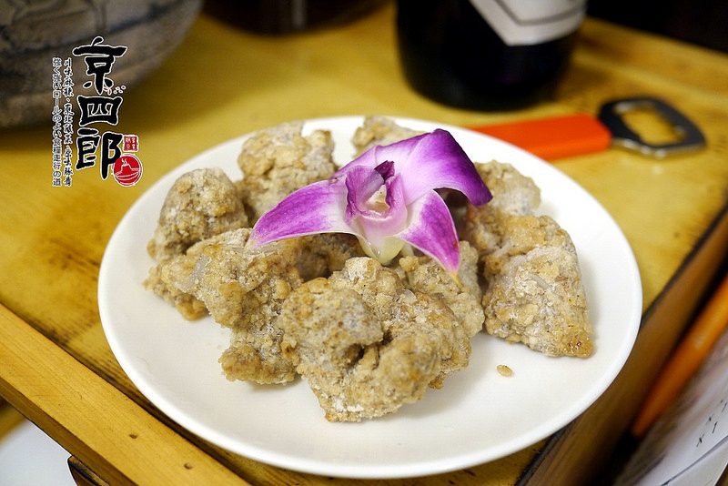 【宜蘭】京四郎炭火鴛鴦紫銅鍋 ~ 台日混血懷勁風格吸睛 超正點四川麻辣、東北酸菜鍋 吃得暖心又暖胃超滿足