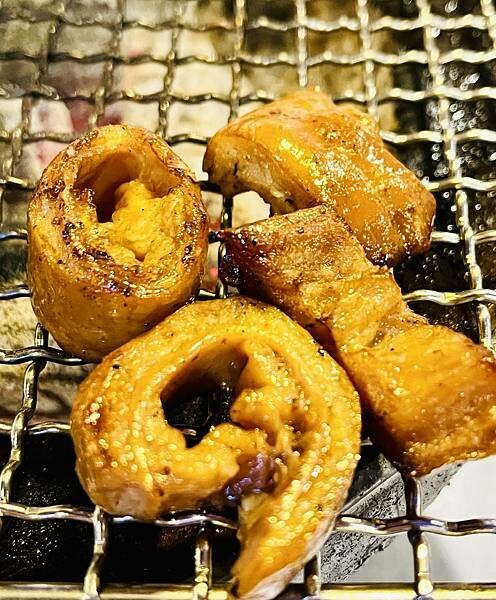 桃園美食推薦「刺客炭火燒肉」｜燒烤火鍋吃到飽｜Live演唱表演｜獨立包廂｜免費停車場｜桃園八德美食推薦|食記心得|圖文創作|WalkerLand窩客島