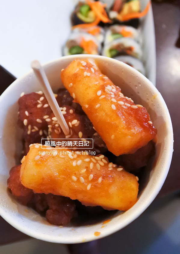 MOM'S C & K:【天母 | MOM'S C & K】一個人也可以享用韓式炸雞大滿足 MOM'S C & K:【天母 | MOM'S C & K】一個人也可以享用韓式炸雞大滿足