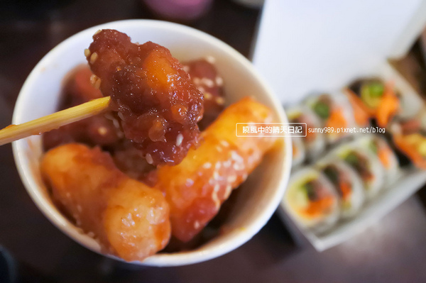 MOM'S C & K:【天母 | MOM'S C & K】一個人也可以享用韓式炸雞大滿足 MOM'S C & K:【天母 | MOM'S C & K】一個人也可以享用韓式炸雞大滿足