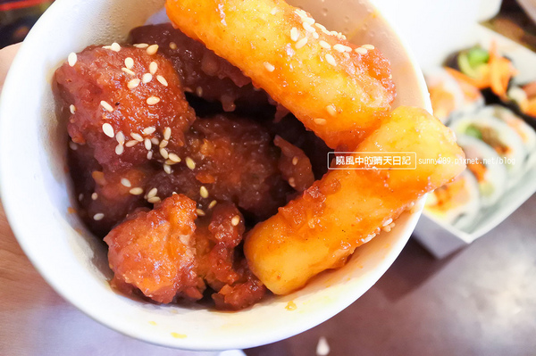 MOM'S C & K:【天母 | MOM'S C & K】一個人也可以享用韓式炸雞大滿足 MOM'S C & K:【天母 | MOM'S C & K】一個人也可以享用韓式炸雞大滿足