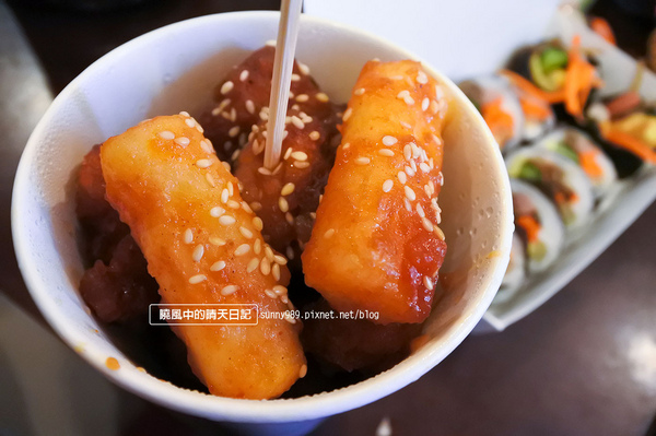 MOM'S C & K:【天母 | MOM'S C & K】一個人也可以享用韓式炸雞大滿足 MOM'S C & K:【天母 | MOM'S C & K】一個人也可以享用韓式炸雞大滿足