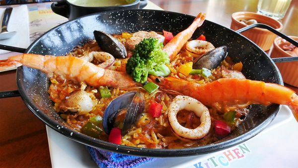 【台南市-麻豆區】在花木扶疏.綠草如茵的氛圍下，與提供風味一流的西班牙料理ー『麻豆驢子廚房』，來場迷人的心靈饗宴吧٩(๑❤ω❤๑)۶