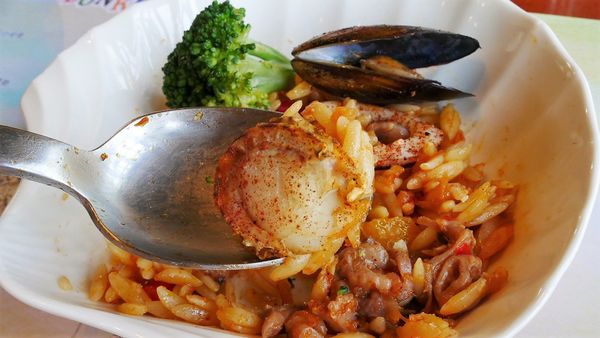 【台南市-麻豆區】在花木扶疏.綠草如茵的氛圍下，與提供風味一流的西班牙料理ー『麻豆驢子廚房』，來場迷人的心靈饗宴吧٩(๑❤ω❤๑)۶