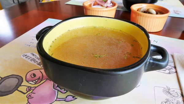 【台南市-麻豆區】在花木扶疏.綠草如茵的氛圍下，與提供風味一流的西班牙料理ー『麻豆驢子廚房』，來場迷人的心靈饗宴吧٩(๑❤ω❤๑)۶