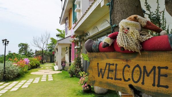 【台南市-麻豆區】在花木扶疏.綠草如茵的氛圍下，與提供風味一流的西班牙料理ー『麻豆驢子廚房』，來場迷人的心靈饗宴吧٩(๑❤ω❤๑)۶
