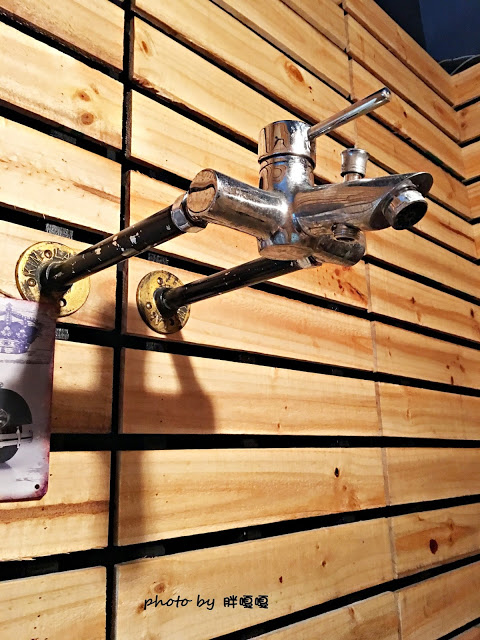 【台中 中區】大發炸雞~~~大四喜啦!!!四種不同口味炸雞任你挑選!!!憑日新劇院票根有打折、深夜食堂