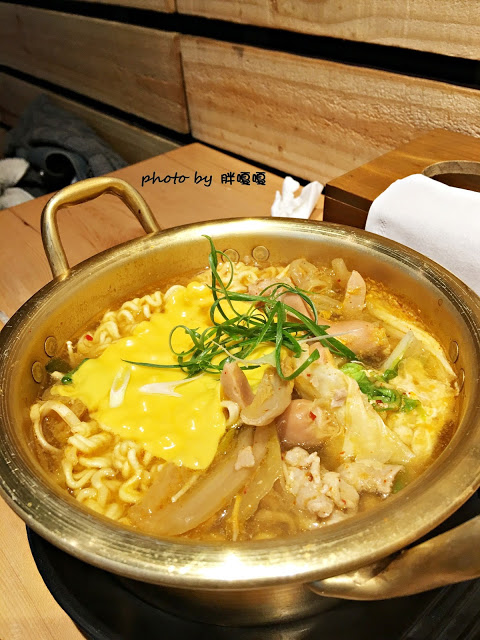 【台中 中區】大發炸雞~~~大四喜啦!!!四種不同口味炸雞任你挑選!!!憑日新劇院票根有打折、深夜食堂