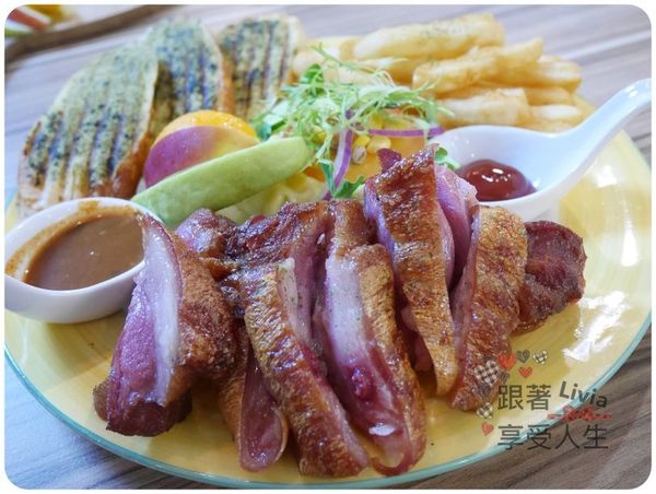 美食。餐廳│ 新北新莊區 輔大捷運站  輔大早午餐下午茶 荷亞輕食館 輔大店 學生/上班族的天堂啊！ ❤跟著Livia享受人生❤