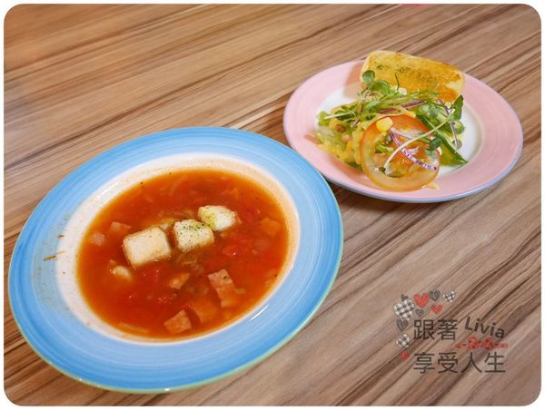 美食。餐廳│ 新北新莊區 輔大捷運站  輔大早午餐下午茶 荷亞輕食館 輔大店 學生/上班族的天堂啊！ ❤跟著Livia享受人生❤