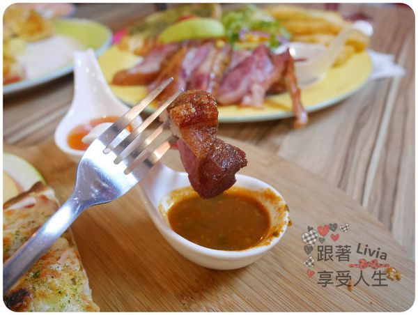 美食。餐廳│ 新北新莊區 輔大捷運站  輔大早午餐下午茶 荷亞輕食館 輔大店 學生/上班族的天堂啊！ ❤跟著Livia享受人生❤