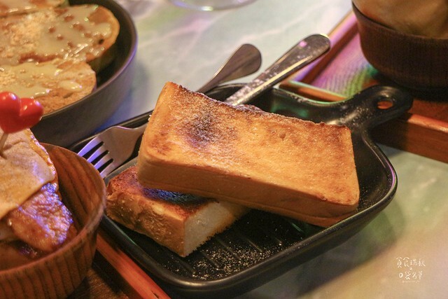 屏東恆春|在隱密巷弄的老宅咖啡廳下午茶。每日限量人氣特色烤饅頭|賀HeR巷內食間