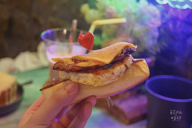 屏東恆春|在隱密巷弄的老宅咖啡廳下午茶。每日限量人氣特色烤饅頭|賀HeR巷內食間