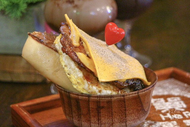 屏東恆春|在隱密巷弄的老宅咖啡廳下午茶。每日限量人氣特色烤饅頭|賀HeR巷內食間