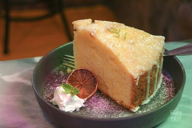 屏東恆春|在隱密巷弄的老宅咖啡廳下午茶。每日限量人氣特色烤饅頭|賀HeR巷內食間