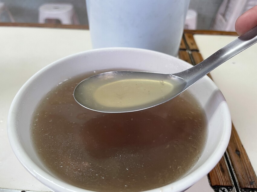 台南市東區台南美食 長榮牛肉湯|入口即化牛肉湯嘎滿滿滷肉的滷肉飯 就是台南道地好早餐啦!