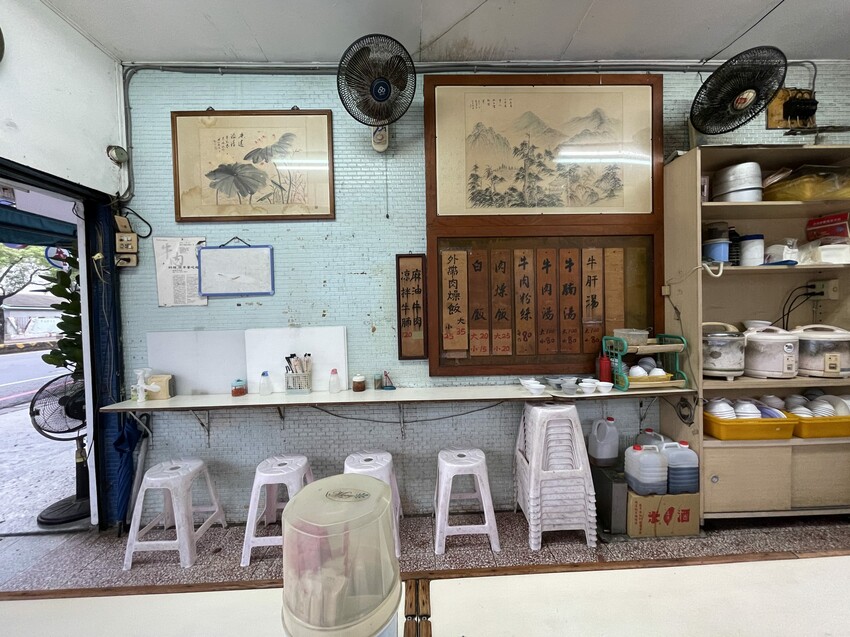 台南市東區台南美食 長榮牛肉湯|入口即化牛肉湯嘎滿滿滷肉的滷肉飯 就是台南道地好早餐啦!