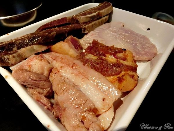 【台北。美食】 大安區 / 新沙洞韓國烤肉，溫體豬肉，近國父紀念館站