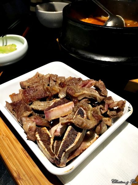 【台北。美食】 大安區 / 新沙洞韓國烤肉，溫體豬肉，近國父紀念館站