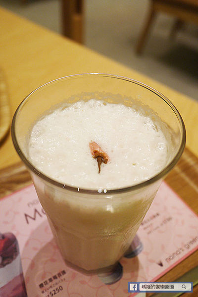 Nana's Green Tea(林口三井店)：◆林口三井OUTLET美食【nana's green tea台灣一號店】濃郁抹茶甜品。烏龍麵。定食