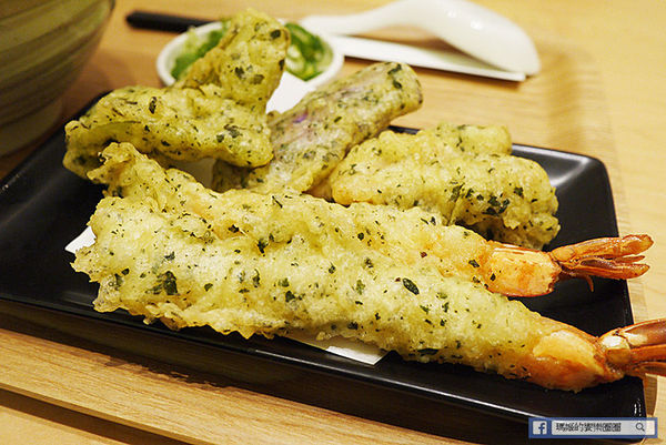 Nana's Green Tea(林口三井店)：◆林口三井OUTLET美食【nana's green tea台灣一號店】濃郁抹茶甜品。烏龍麵。定食