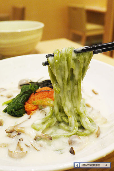 Nana's Green Tea(林口三井店)：◆林口三井OUTLET美食【nana's green tea台灣一號店】濃郁抹茶甜品。烏龍麵。定食