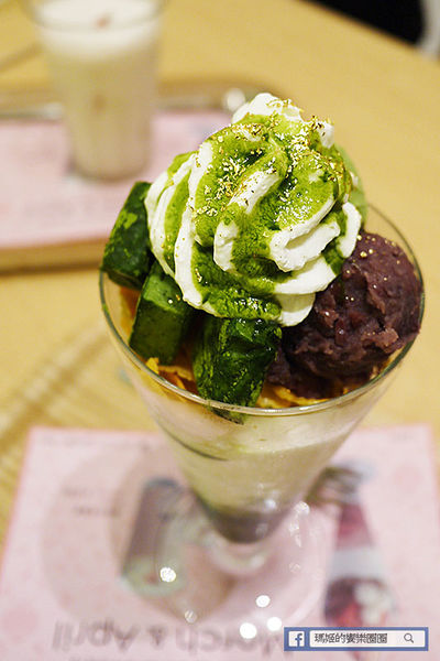 Nana's Green Tea(林口三井店)：◆林口三井OUTLET美食【nana's green tea台灣一號店】濃郁抹茶甜品。烏龍麵。定食