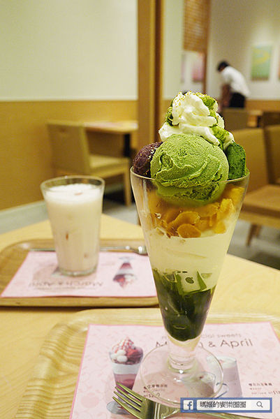 Nana's Green Tea(林口三井店)：◆林口三井OUTLET美食【nana's green tea台灣一號店】濃郁抹茶甜品。烏龍麵。定食