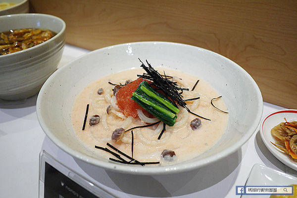 Nana's Green Tea(林口三井店)：◆林口三井OUTLET美食【nana's green tea台灣一號店】濃郁抹茶甜品。烏龍麵。定食