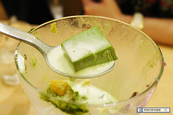 Nana's Green Tea(林口三井店)：◆林口三井OUTLET美食【nana's green tea台灣一號店】濃郁抹茶甜品。烏龍麵。定食