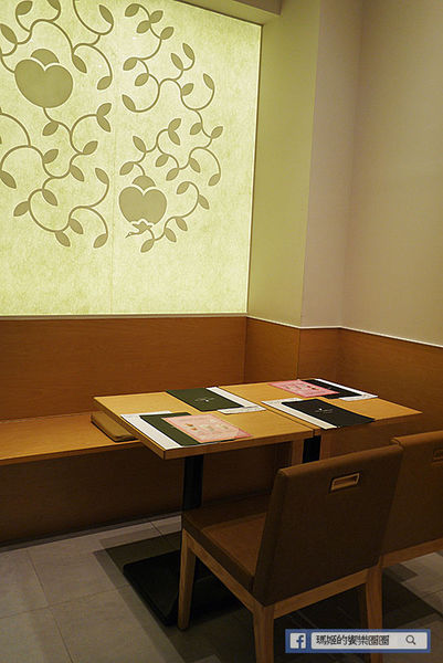 Nana's Green Tea(林口三井店)：◆林口三井OUTLET美食【nana's green tea台灣一號店】濃郁抹茶甜品。烏龍麵。定食