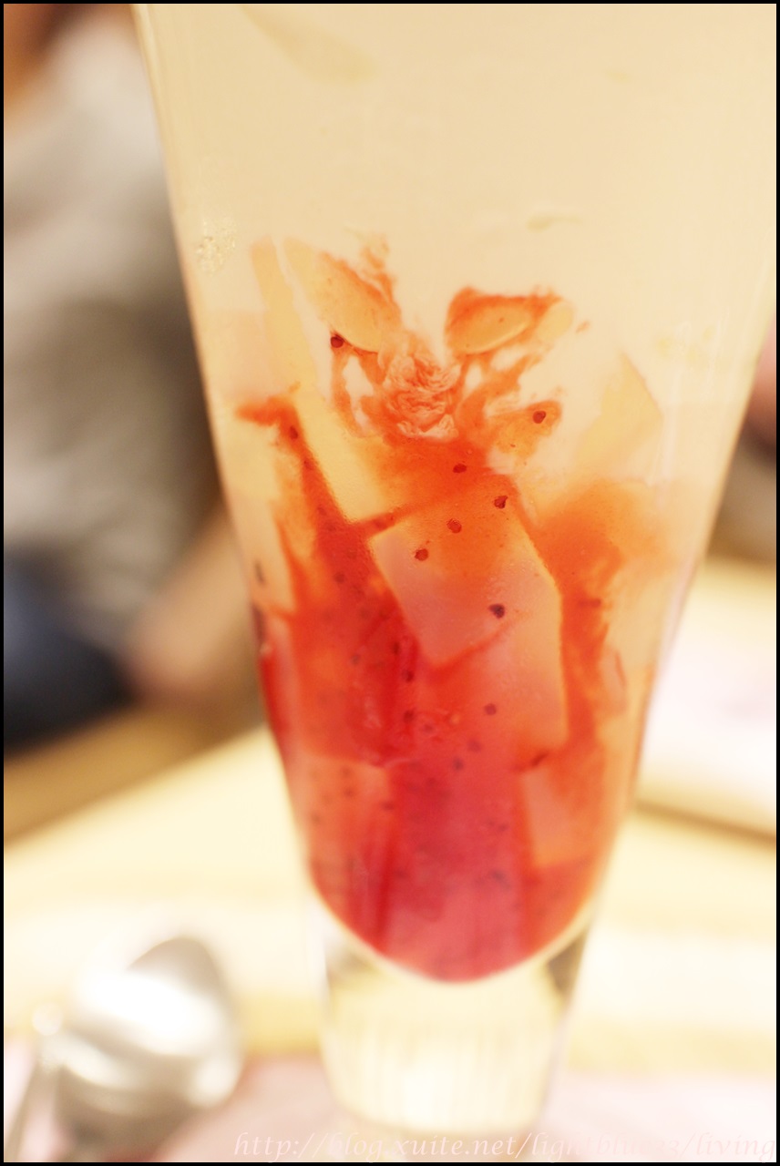 [ 新北林口．機場捷運線A9站美食 ] 林口三井outlet美食：nanas green tea ～季節限定櫻花草莓百匯