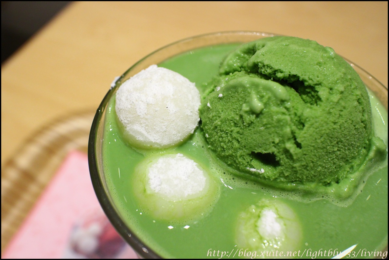 [ 新北林口．機場捷運線A9站美食 ] 林口三井outlet美食：nanas green tea ～季節限定櫻花草莓百匯