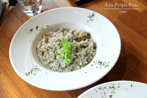 小銅鍋義式餐廳(德安誠品店)：【台南||東區】超好拍！台南夢幻甜點─小銅鍋舒芙蕾！燉飯／披薩也很美味>>小銅鍋義式餐廳