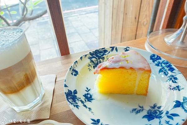 高雄美食。馤 咖啡。食作  左營高鐵站對面的日式復古咖啡廳 