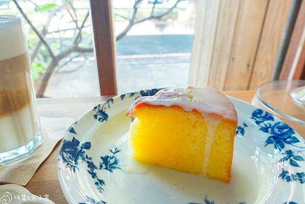 高雄美食。馤 咖啡。食作  左營高鐵站對面的日式復古咖啡廳 