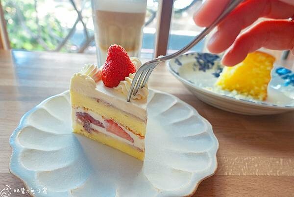 高雄美食。馤 咖啡。食作  左營高鐵站對面的日式復古咖啡廳 