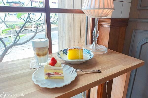 高雄美食。馤 咖啡。食作  左營高鐵站對面的日式復古咖啡廳 