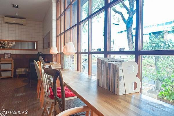 高雄美食。馤 咖啡。食作  左營高鐵站對面的日式復古咖啡廳 