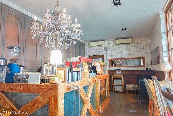 高雄美食。馤 咖啡。食作  左營高鐵站對面的日式復古咖啡廳 
